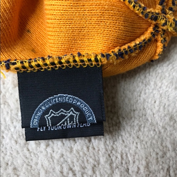 New Era Buffalo Sabres Youth Winter Hat - Picture 3 of 3